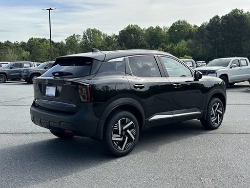 New 2026 Nissan Kicks SV FWD image 9
