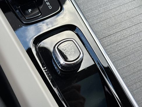 New 2025 Volvo V60 B5 Cross Country Plus w/ Protection Package Premier image 20