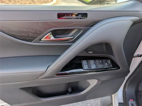 New 2026 Lexus LX 600 4WD w/ Luxury Package image 18