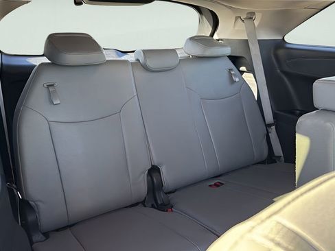 Used 2025 Toyota Sienna XLE image 12