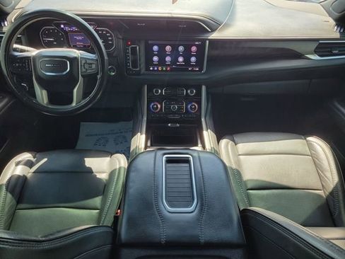 Used 2021 GMC Yukon XL Denali AWD/4WD image 15