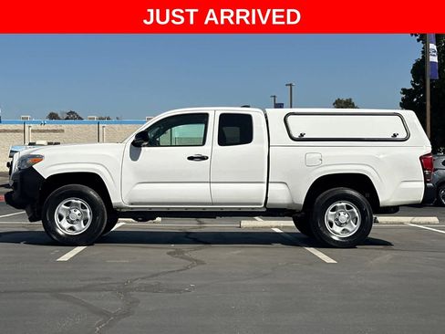 Used 2023 Toyota Tacoma SR RWD image 4