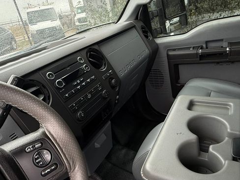 Used 2015 Ford F250 XL w/ XL Appearance Package image 24