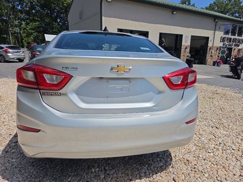 Used 2018 Chevrolet Cruze LS FWD image 5