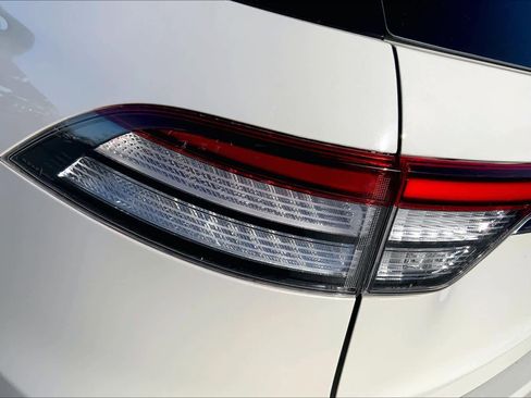 Used 2023 Lincoln Aviator Reserve w/ Elements Package Plus image 28