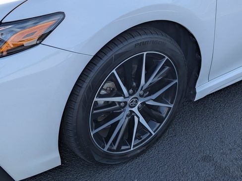 Used 2023 Toyota Camry SE FWD image 11