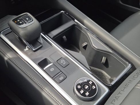 New 2026 Nissan Pathfinder SL AWD/4WD image 25