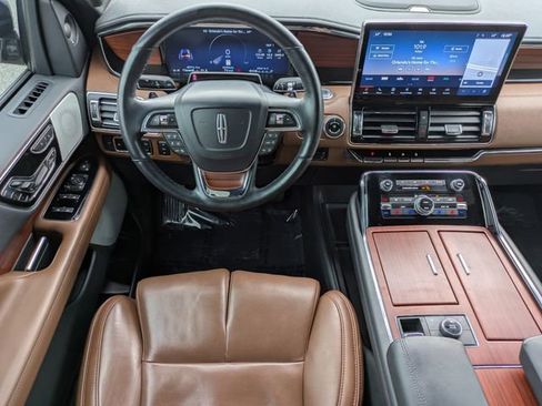 Used 2023 Lincoln Navigator L Reserve image 16
