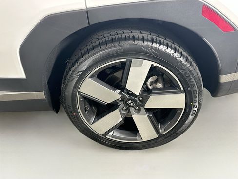 Used 2025 Hyundai Santa Fe Limited image 11