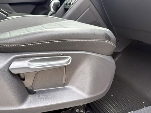 Used 2022 Volkswagen Taos SE image 25