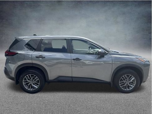 Used 2023 Nissan Rogue S AWD/4WD image 6