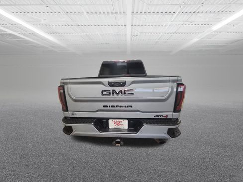 Used 2024 GMC Sierra 2500 AT4 w/ AT4 Premium Plus Package image 7