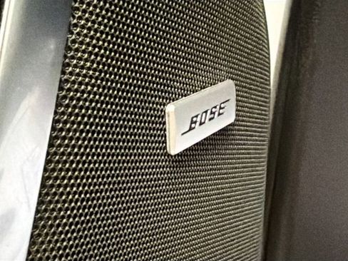 Used 2023 Chevrolet Suburban Premier image 19