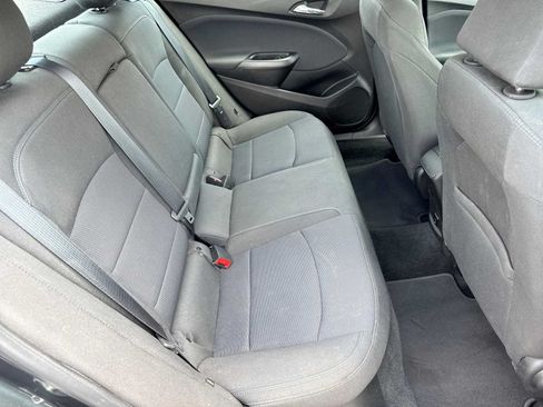 Used 2018 Chevrolet Cruze LT w/ Convenience Package FWD image 19