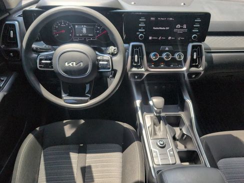Used 2023 Kia Sorento LX FWD image 31