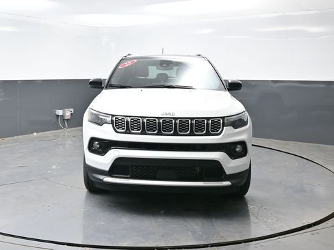 Used 2025 Jeep Compass Limited AWD/4WD image 7