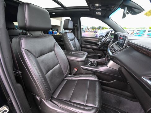 Used 2021 Chevrolet Suburban Z71 w/ Z71 Signature Package AWD/4WD image 28