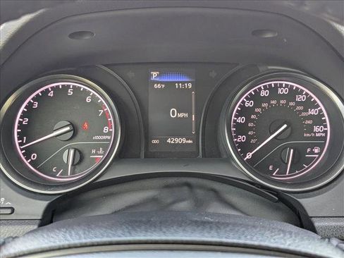 Used 2023 Toyota Camry SE image 11