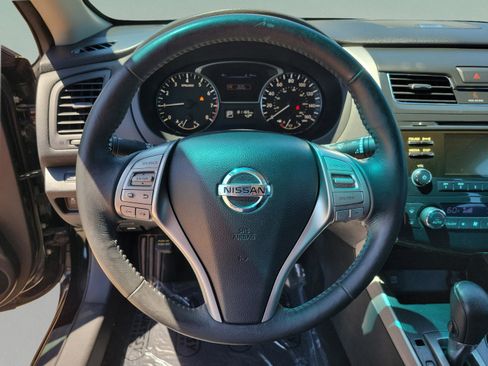 Used 2015 Nissan Altima 2.5 SL w/ Moonroof Package FWD image 8