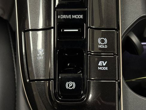 New 2025 Toyota Crown Signia AWD/4WD image 19