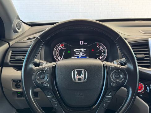 Used 2016 Honda Pilot Touring image 34