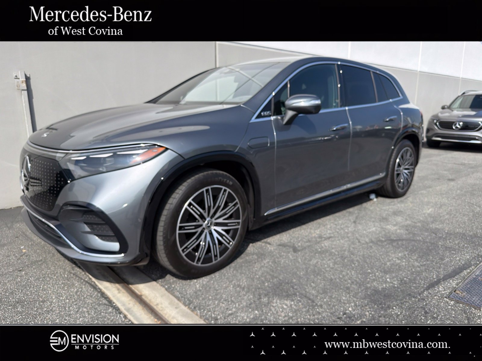 Used 2023 Mercedes-Benz EQS 580 4MATIC SUV image 1