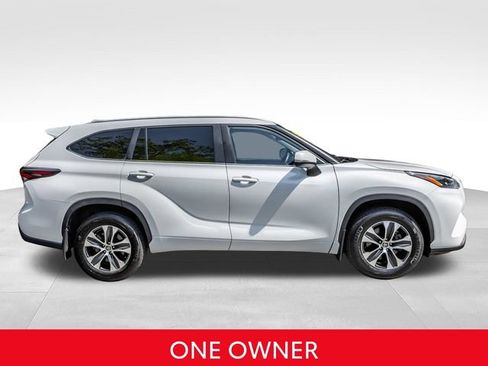 Certified 2025 Toyota Highlander XLE AWD/4WD image 5