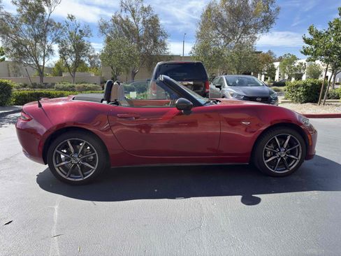 Used 2016 MAZDA MX-5 Miata Grand Touring RWD image 11
