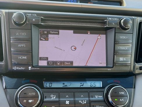 Used 2014 Toyota RAV4 Limited image 13