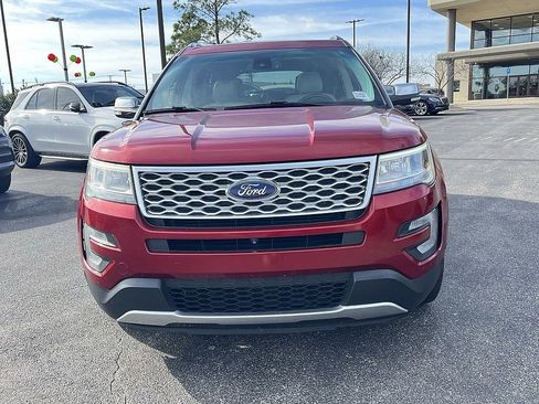 Used 2017 Ford Explorer Platinum image 8