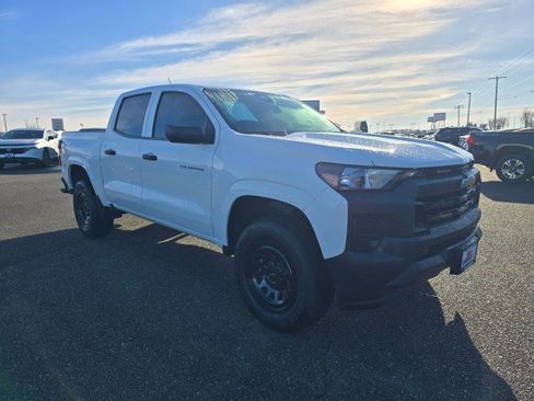 Used 2024 Chevrolet Colorado W/T image 1