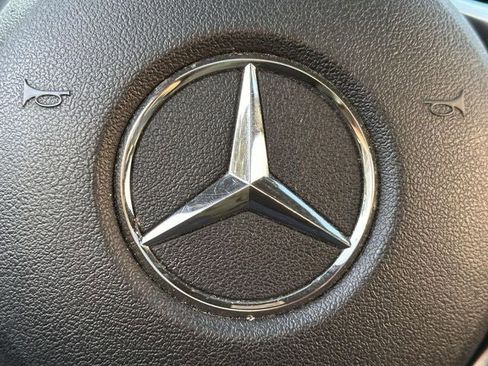 Used 2020 Mercedes-Benz GLB 250 4MATIC image 25