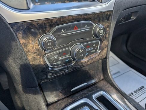 Used 2016 Chrysler 300 C AWD/4WD image 19