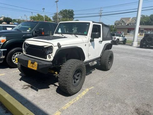 Used 2016 Jeep Wrangler Sport w/ Quick Order Package 23S AWD/4WD image 2