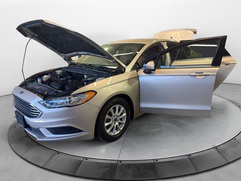 Used 2017 Ford Fusion S FWD image 11