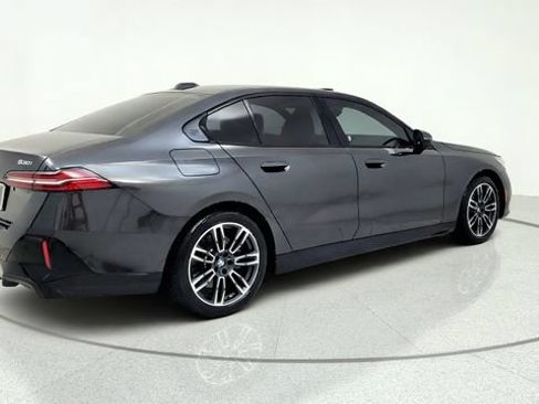 Used 2026 BMW 530i w/ M Sport Package RWD image 9