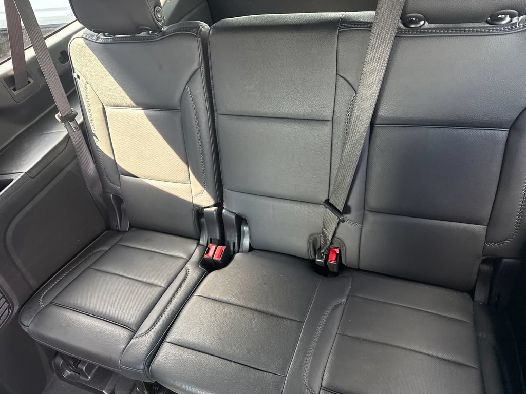 Used 2025 GMC Yukon XL Denali AWD/4WD image 39