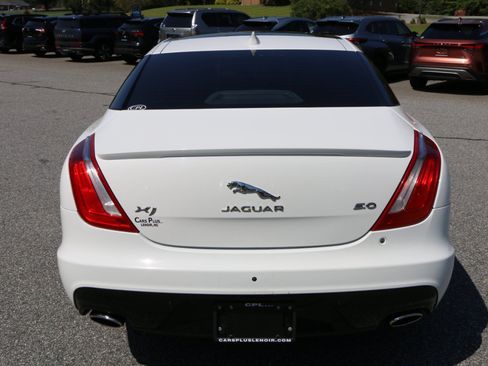 Used 2018 Jaguar XJ Supercharged RWD image 4