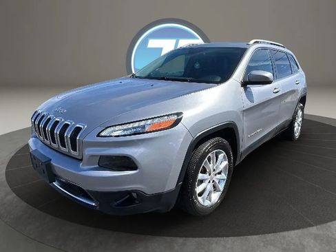 Used 2017 Jeep Cherokee Limited image 16