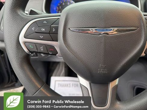 Used 2015 Chrysler 200 Limited image 14