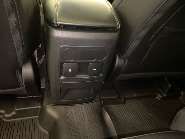 Used 2023 Ford Explorer XLT w/ Equipment Group 202A AWD/4WD image 31