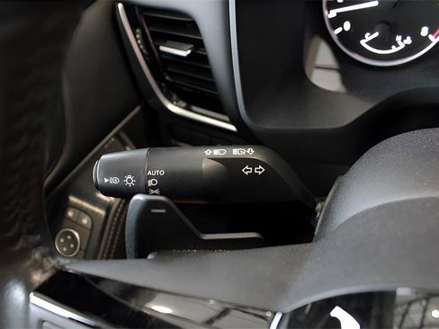 Used 2023 Nissan Rogue SL w/ SL Premium Package image 18