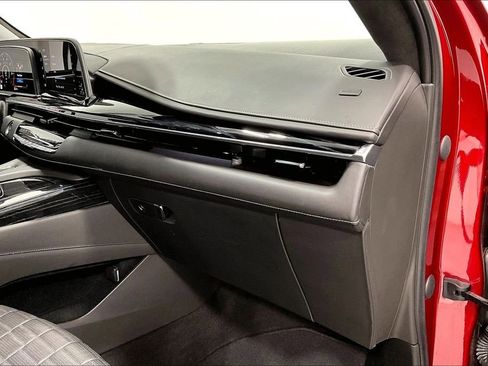 Used 2023 Cadillac Escalade ESV V image 19