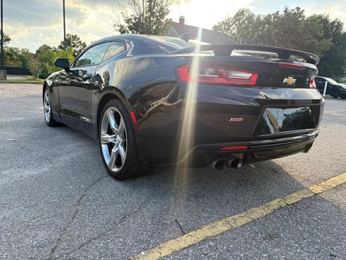 Used 2017 Chevrolet Camaro SS RWD image 6