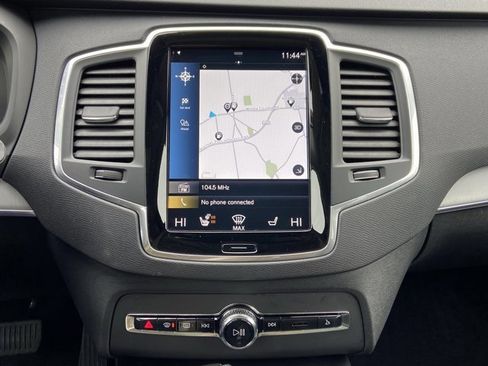 Used 2022 Volvo XC90 T5 Momentum w/ Climate Package image 18