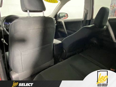 Used 2017 Toyota RAV4 LE w/ Carpet Mat Package AWD/4WD image 25