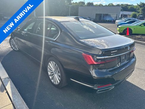 Used 2020 BMW 740i xDrive AWD/4WD image 4