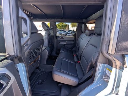 Used 2023 Ford Bronco Badlands image 6