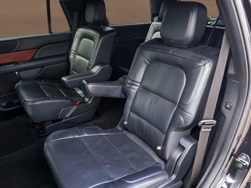 Used 2024 Lincoln Navigator Reserve AWD/4WD image 25