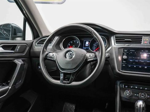 Used 2020 Volkswagen Tiguan SE image 15